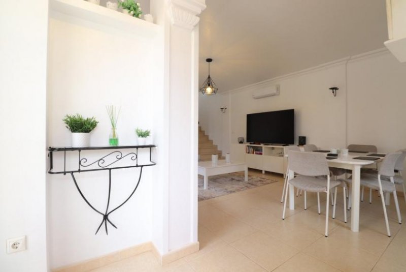 Los Montesinos Doppelhaushälfte mit 3 Schlafzimmern, 2 Bädern, Dachterrasse und Privatpool Haus kaufen