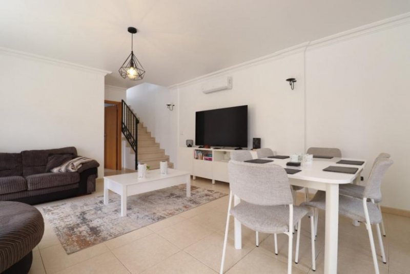 Los Montesinos Doppelhaushälfte mit 3 Schlafzimmern, 2 Bädern, Dachterrasse und Privatpool Haus kaufen