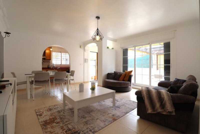 Los Montesinos Doppelhaushälfte mit 3 Schlafzimmern, 2 Bädern, Dachterrasse und Privatpool Haus kaufen