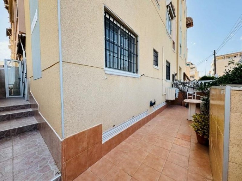 La Mata Erdgeschosswohnung mit 2 Schlafzimmern, 1 Bad, Tiefgaragenstellplatz und Gemeinschaftspool nur 300 m vom Strand Wohnung kaufen