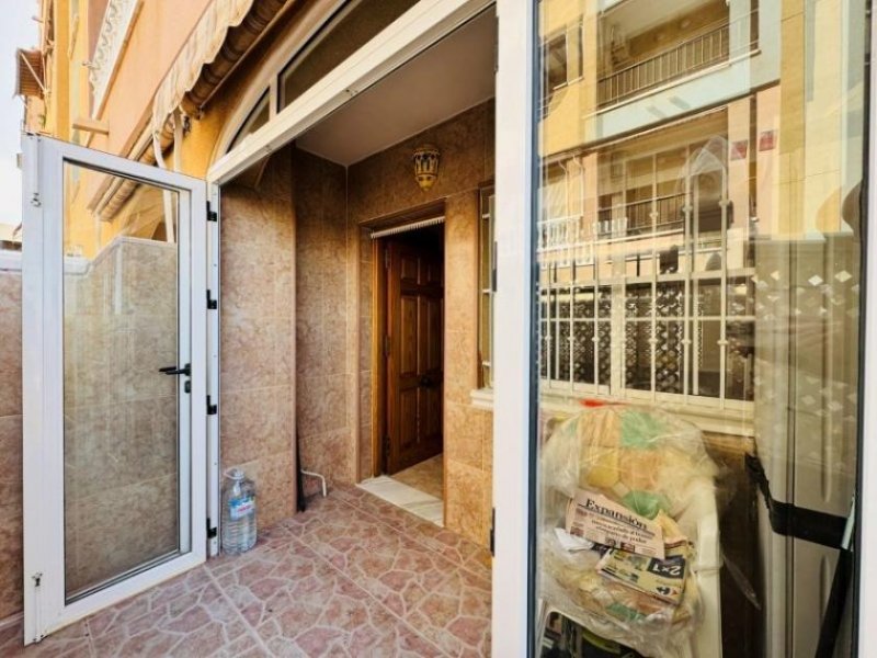 La Mata Erdgeschosswohnung mit 2 Schlafzimmern, 1 Bad, Tiefgaragenstellplatz und Gemeinschaftspool nur 300 m vom Strand Wohnung kaufen