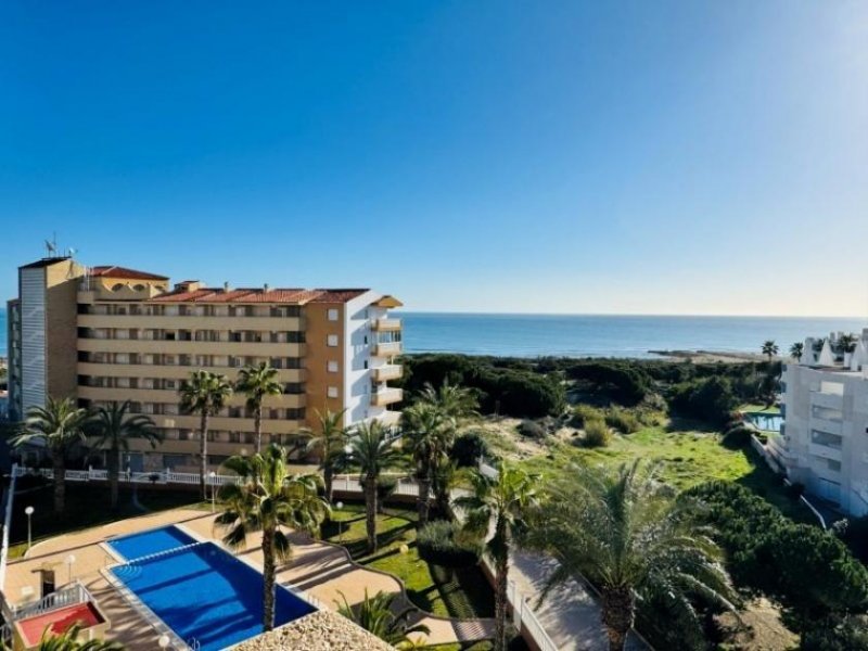 La Mata Maisonette-Wohnung mit 3 Schlafzimmern, 2 Bädern, 2 Kfz-Stellplätzen, Gemeinschaftspool und Meerblick nur 100 m vom Strand