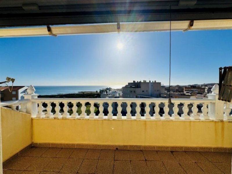 La Mata Maisonette-Wohnung mit 3 Schlafzimmern, 2 Bädern, 2 Kfz-Stellplätzen, Gemeinschaftspool und Meerblick nur 100 m vom Strand