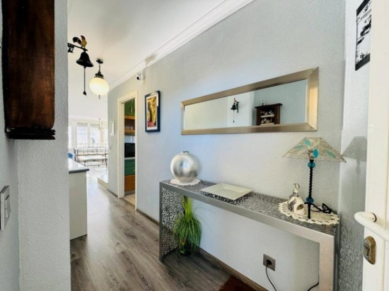 La Mata Maisonette-Wohnung mit 3 Schlafzimmern, 2 Bädern, 2 Kfz-Stellplätzen, Gemeinschaftspool und Meerblick nur 100 m vom Strand
