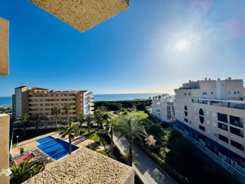 La Mata Maisonette-Wohnung mit 3 Schlafzimmern, 2 Bädern, 2 Kfz-Stellplätzen, Gemeinschaftspool und Meerblick nur 100 m vom Strand