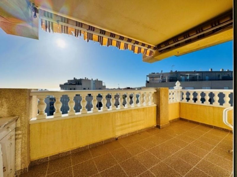 La Mata Maisonette-Wohnung mit 3 Schlafzimmern, 2 Bädern, 2 Kfz-Stellplätzen, Gemeinschaftspool und Meerblick nur 100 m vom Strand