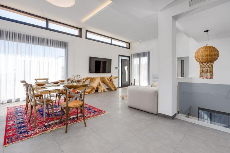 Torrelamata Fantastische Villen mit 4 Schlafzimmern, Klimaanlage, Fußbodenheizung, Meerblick und Privatpool nur 70 m vom Strand Haus kaufen