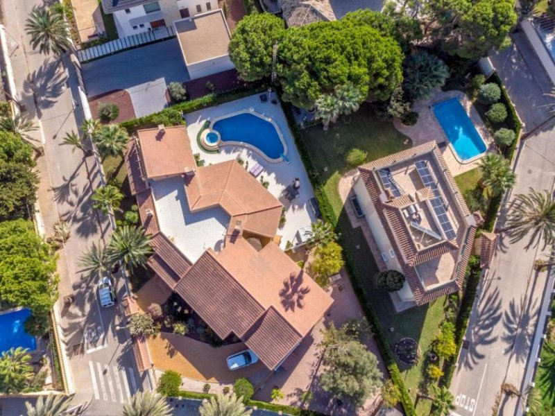 Cabo Roig Prächtige freistehende Villa mit 3 Schlafzimmern, 4 Bädern, Fitnessraum, Sauna, Garage und Privatpool nur 1 km vom Strand Haus