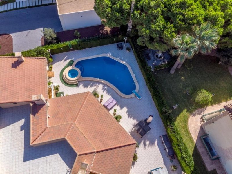Cabo Roig Prächtige freistehende Villa mit 3 Schlafzimmern, 4 Bädern, Fitnessraum, Sauna, Garage und Privatpool nur 1 km vom Strand Haus