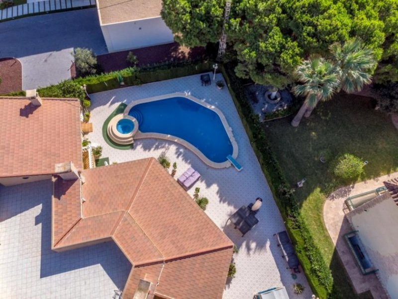 Cabo Roig Prächtige freistehende Villa mit 3 Schlafzimmern, 4 Bädern, Fitnessraum, Sauna, Garage und Privatpool nur 1 km vom Strand Haus