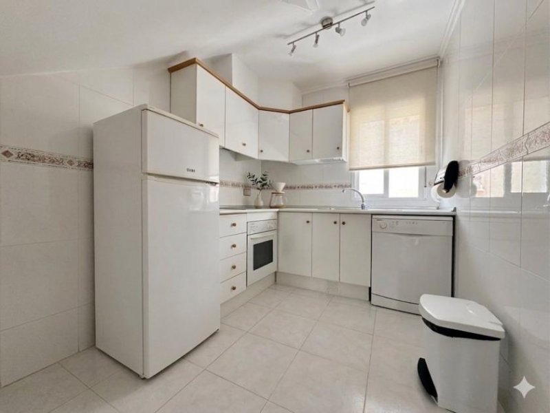 Orihuela Costa Apartment mit 3 Schlafzimmern, privater Dachterrasse, Meerblick, Pool und Tennisplatz in La Florida Wohnung kaufen