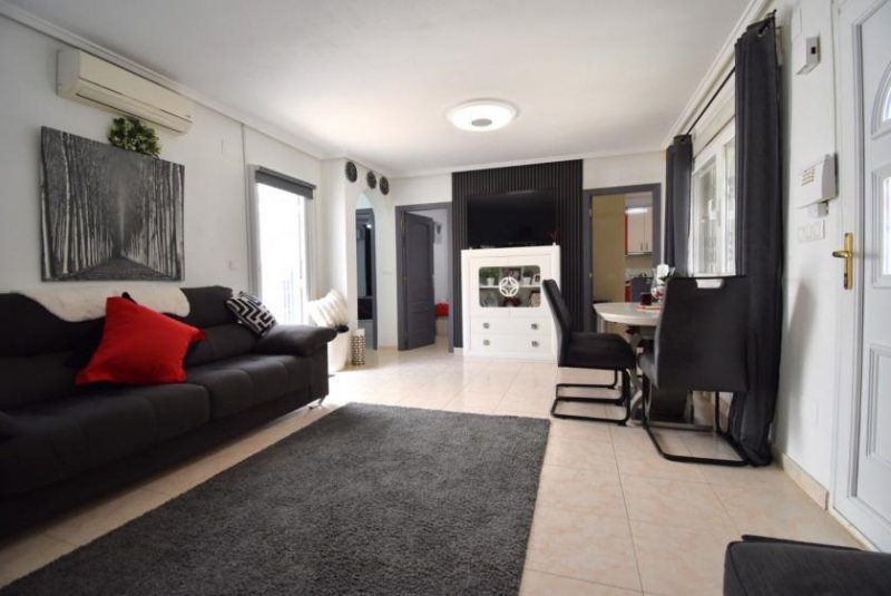 Orihuela Costa Endreihenhaus mit 2 Schlafzimmern, 1 Bad, Kfz-Stellplatz, Privatpool und Gemeinschaftspool in Playa Flamenca Haus kaufen