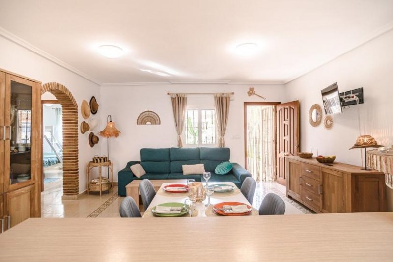 Orihuela Costa Erdgeschosswohnung mit 2 Schlafzimmern, 2 Bädern und Gemeinschaftspool in Las Chimosas Wohnung kaufen