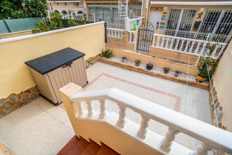 Orihuela Costa Erdgeschosswohnung mit 2 Schlafzimmern, 2 Bädern und Gemeinschaftspool in Las Chimosas Wohnung kaufen