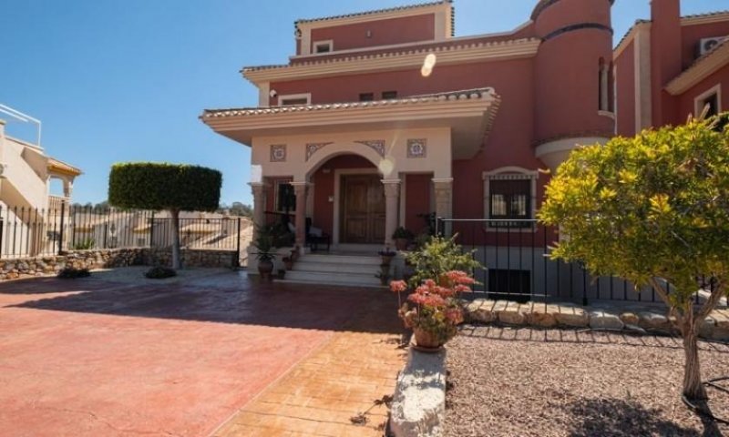 Orihuela Costa Exklusive Wohnung mit 3 Schlafzimmern, 2 Bädern, Gemeinschaftspool und schönem Ausblick auf den Golfplatz von Las Ramblas
