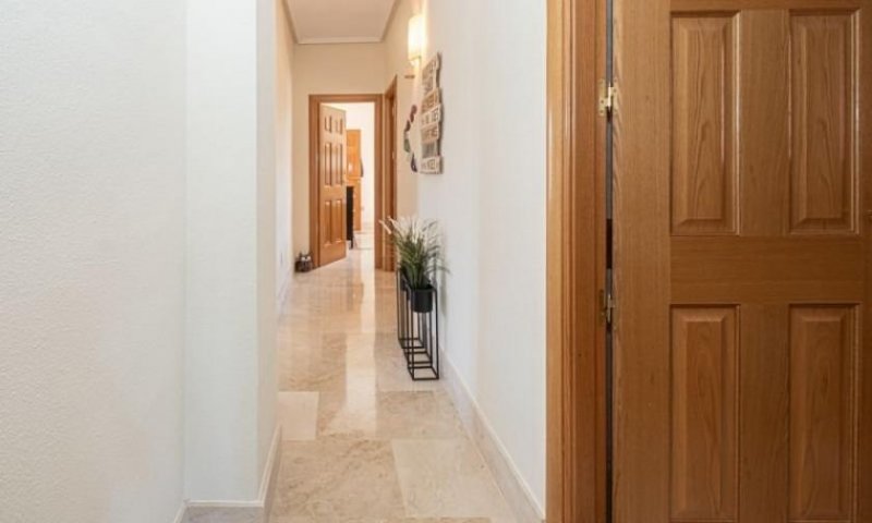 Orihuela Costa Exklusive Wohnung mit 3 Schlafzimmern, 2 Bädern, Gemeinschaftspool und schönem Ausblick auf den Golfplatz von Las Ramblas