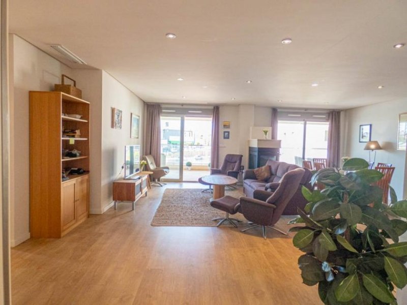 Orihuela Costa Fantastisches Appartement mit 4 Schlafzimmern, 2 Bädern, großer Terrasse, Meerblick und Gemeinschaftspool Wohnung kaufen