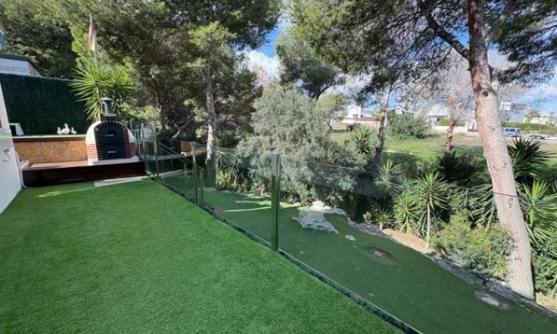 Orihuela Costa Freistehendes Haus im rustikal-modernen Stil mit privatem Pool, Whirlpool und Keller Haus kaufen