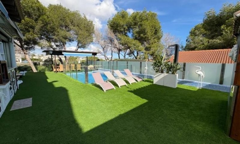 Orihuela Costa Freistehendes Haus im rustikal-modernen Stil mit privatem Pool, Whirlpool und Keller Haus kaufen