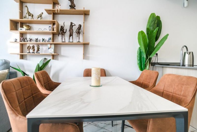 Orihuela Costa Neuwertige Penthouse-Wohnung mit 2 Schlafzimmern, 2 Bädern, Dachterrasse, Gemeinschaftspool und Tiefgaragenstellplatz Wohnung
