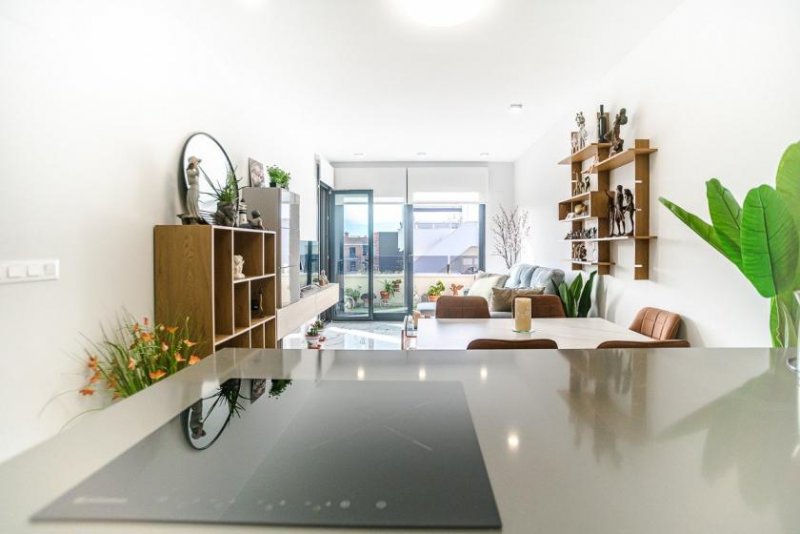 Orihuela Costa Neuwertige Penthouse-Wohnung mit 2 Schlafzimmern, 2 Bädern, Dachterrasse, Gemeinschaftspool und Tiefgaragenstellplatz Wohnung