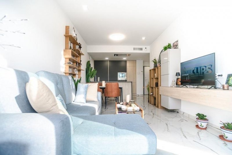 Orihuela Costa Neuwertige Penthouse-Wohnung mit 2 Schlafzimmern, 2 Bädern, Dachterrasse, Gemeinschaftspool und Tiefgaragenstellplatz Wohnung