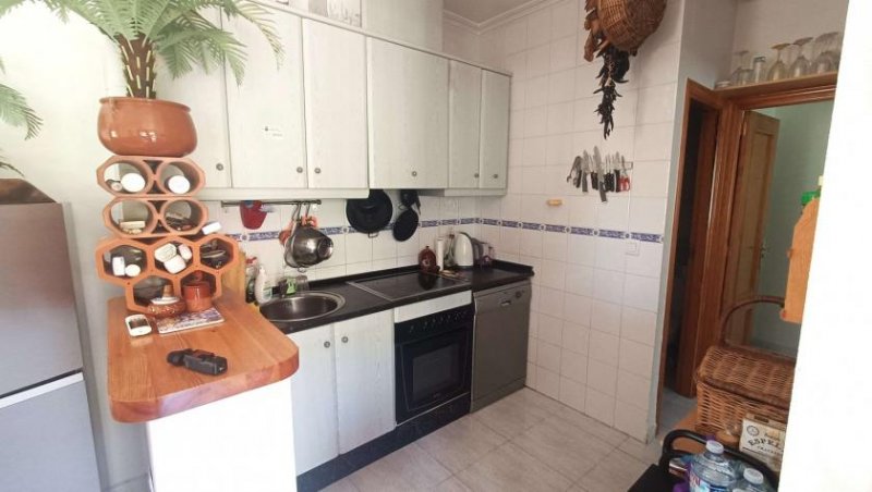 Orihuela Costa Sehr schönes Endreihenhaus mit 2 Schlafzimmern, 2 Bädern, Gästebereich im Souterrain, Dachterrasse und Gemeinschaftspool Haus