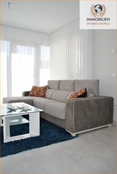 Orihuela / Punta Prima Villa mit Pool und einem privaten Parkplatz. Punta Prima. Orihuela Costa. Alicante
Zaproponuj zmianę Haus