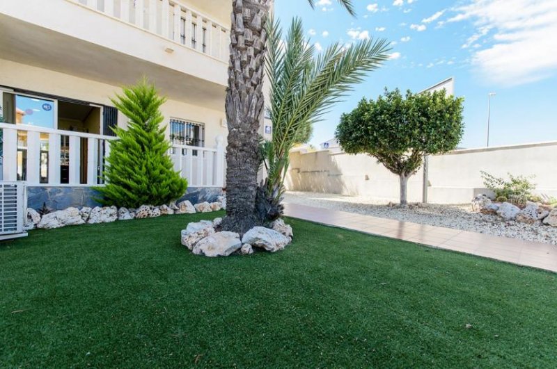 Orihuela Costa-Blanca: Neubau-Erdgeschosswohnung mit nettem Garten in Villamartin Wohnung kaufen