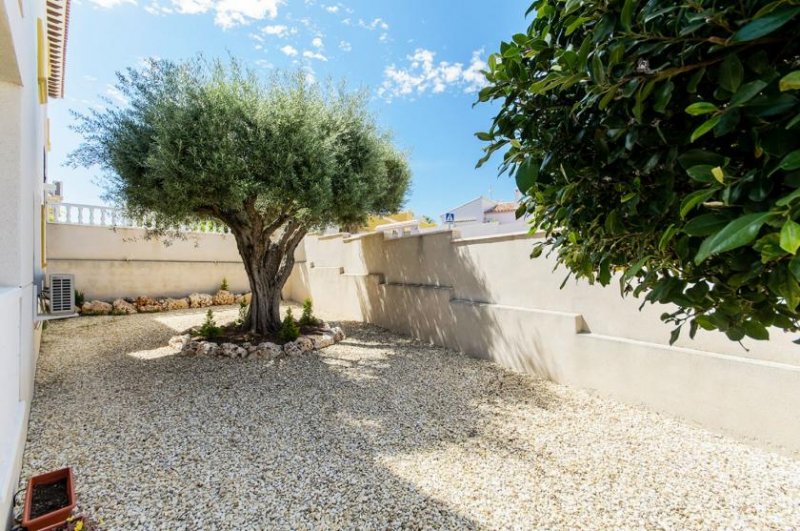 Orihuela Costa-Blanca: Neubau-Erdgeschosswohnung mit nettem Garten in Villamartin Wohnung kaufen