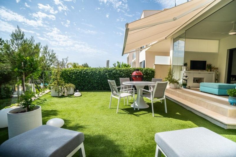 Pilar de la Horadada Erdgeschoss-Wohnung mit 2 Schlafzimmern, 2 Bädern, privatem Garten und Gemeinschaftspool in der Lo Romero-Golfanlage Wohnung