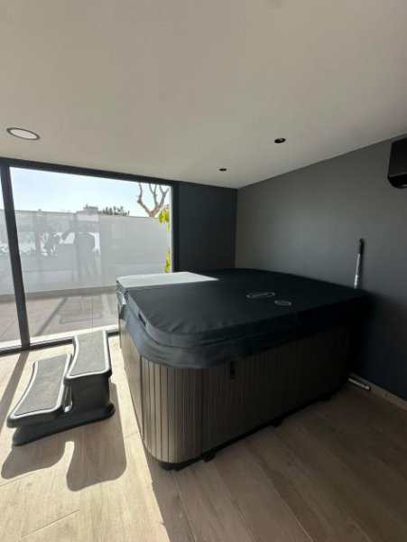 Pilar de la Horadada Spektakuläre Wohnung mit Oasen-Pool Wohnung kaufen