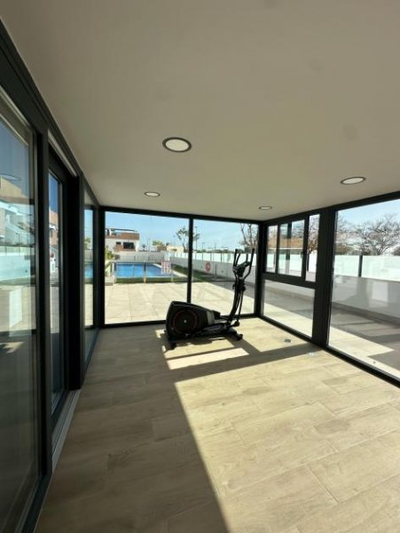 Pilar de la Horadada Spektakuläre Wohnung mit Oasen-Pool Wohnung kaufen