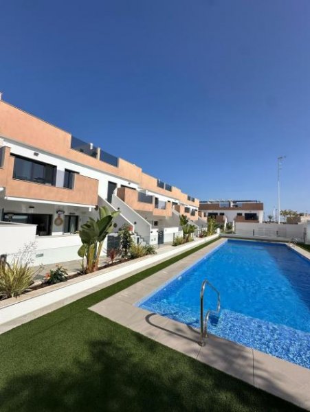 Pilar de la Horadada Spektakuläre Wohnung mit Oasen-Pool Wohnung kaufen