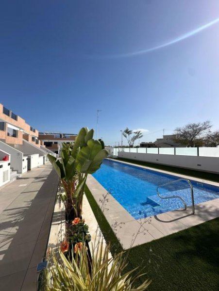 Pilar de la Horadada Spektakuläre Wohnung mit Oasen-Pool Wohnung kaufen