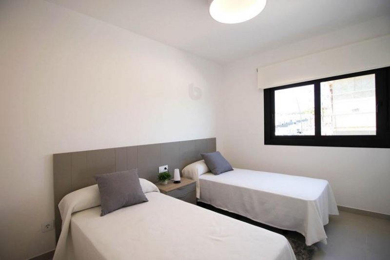 Pilar de la Horadada Reizvolle Wohnungen mit 3 Schlafzimmern, 2 Bädern und Gemeinschaftspool in einer sehr schönen Golfanlage Wohnung kaufen