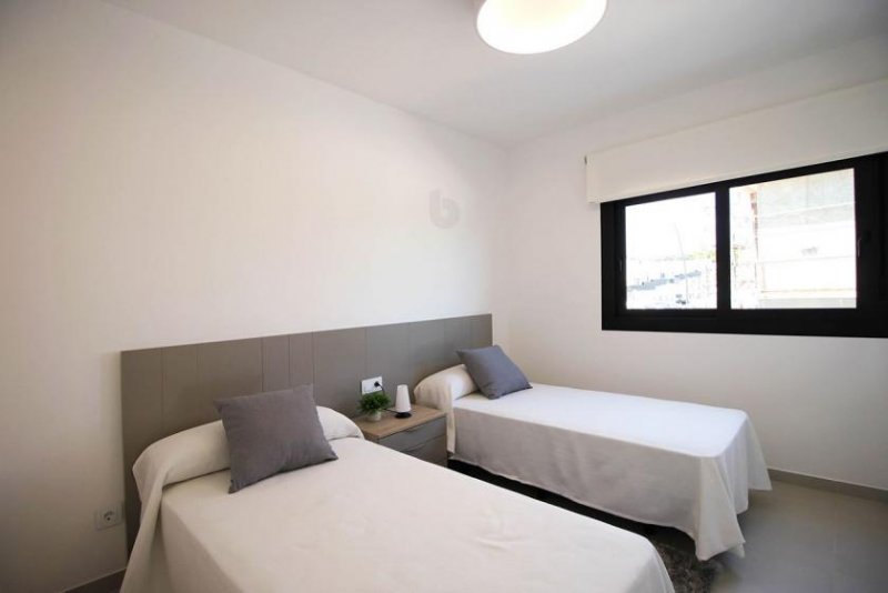 Pilar de la Horadada Reizvolle Wohnungen mit 3 Schlafzimmern, 2 Bädern und Gemeinschaftspool in einer sehr schönen Golfanlage Wohnung kaufen