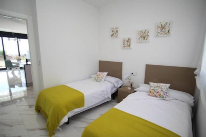 San Miguel de Salinas Exklusive Villen mit 2 oder 3 Schlafzimmern, Meerblick und mit Privatpool Haus kaufen