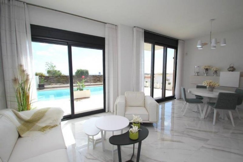 San Miguel de Salinas Exklusive Villen mit 2 oder 3 Schlafzimmern, Meerblick und mit Privatpool Haus kaufen