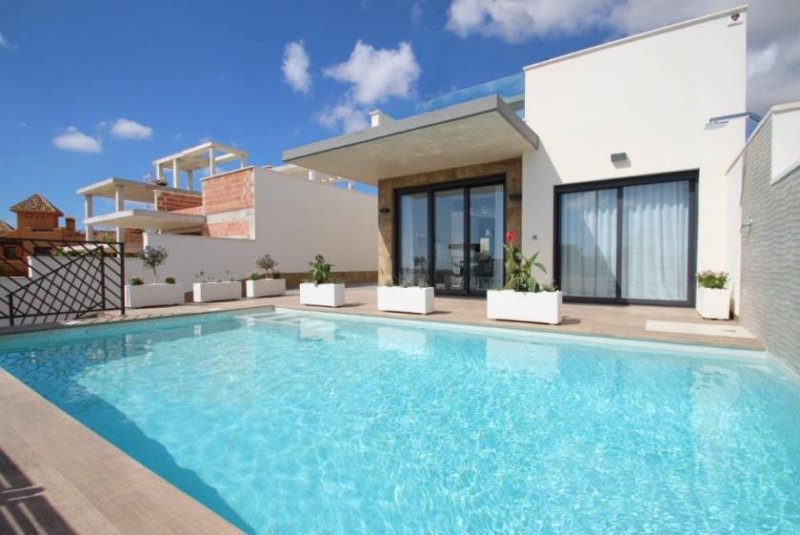 San Miguel de Salinas Exklusive Villen mit 2 oder 3 Schlafzimmern, Meerblick und mit Privatpool Haus kaufen