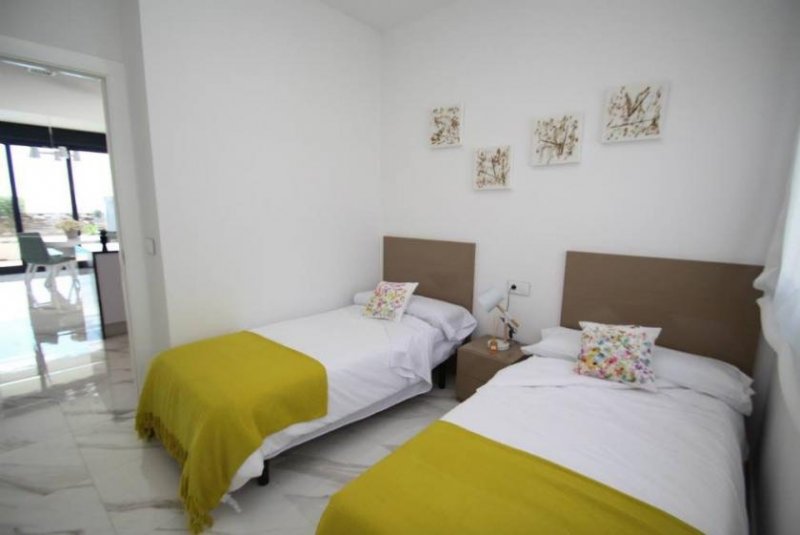 San Miguel de Salinas Exklusive Villen mit 2 oder 3 Schlafzimmern, Meerblick und mit Privatpool Haus kaufen