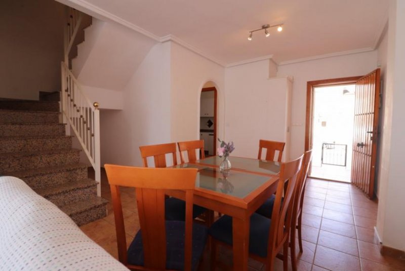 San Miguel de Salinas Villa mit 3 Schlafzimmern, 2 Bädern, Gäste-WC, Garage und Privatpool in Lakeview Mansions Haus kaufen