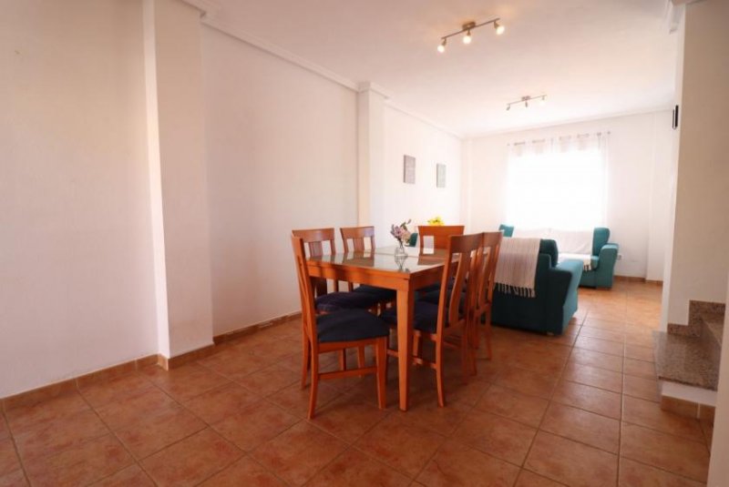 San Miguel de Salinas Villa mit 3 Schlafzimmern, 2 Bädern, Gäste-WC, Garage und Privatpool in Lakeview Mansions Haus kaufen