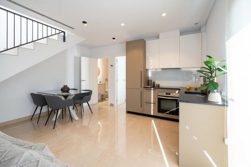 La Marina Moderne Doppelhaus-Villen mit 3 Schlafzimmern, 3 Bädern und Gemeinschaftspool nur 500 m vom kilometerlangen Sandstrand Haus