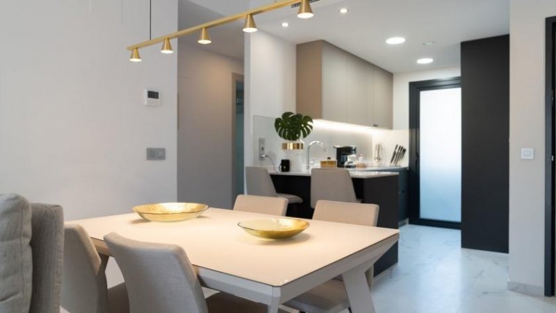 Benidorm Exklusives 2-Schlafzimmer-Apartment im Eagle Tower Wohnung kaufen