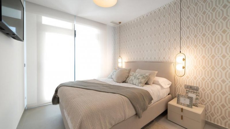 Benidorm Exklusives 2-Schlafzimmer-Apartment im Eagle Tower Wohnung kaufen