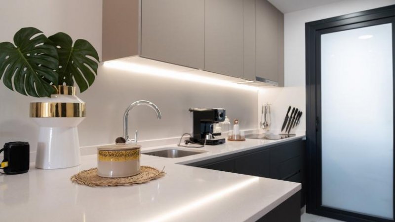 Benidorm Exklusives 2-Schlafzimmer-Apartment im Eagle Tower Wohnung kaufen