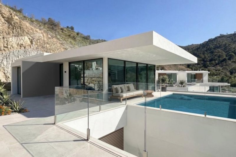 Benidorm Luxusvillen mit 3 Schlafzimmern, 2-3 Bädern, Klimaanlage, Fußbodenheizung und Privatpool in einer der begehrtesten Gegenden