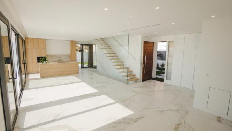 Finestrat Luxusvilla für höchste Ansprüche mit 4 Schlafzimmern, Garage, Privatpool und Meerblick Haus kaufen