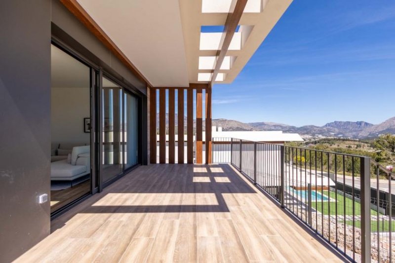 Polop Eingeschossige Villen mit 3 Schlafzimmern, 2 Bädern, optionaler Dachterrasse, Klimaanlage, Meerblick, Kfz-Stellplatz und Haus